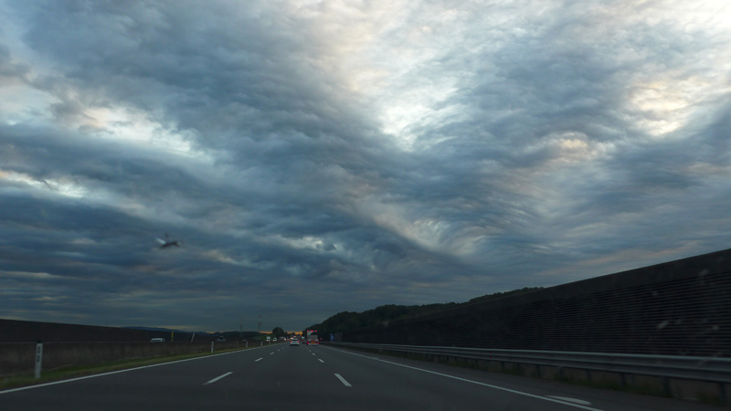 Auf einer Autobahn in Oberösterreich, Österreich (18. September 2015)